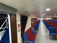 Tàu du lịch để bán
