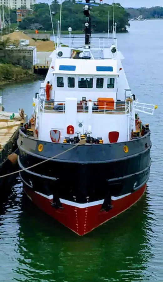 Tàu kéo để bán