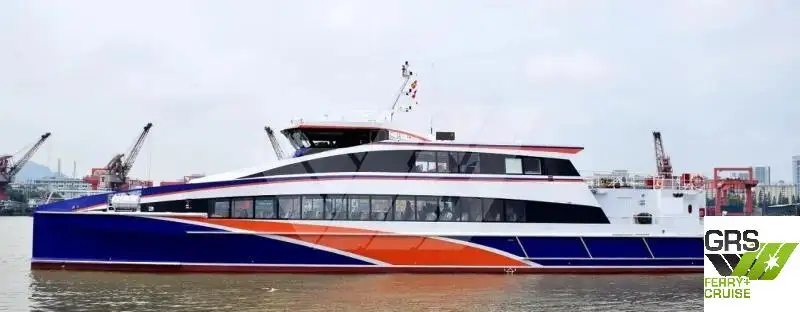 Tàu du lịch để bán