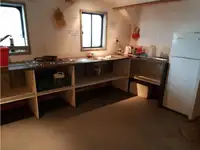 Tàu kéo lưới để bán