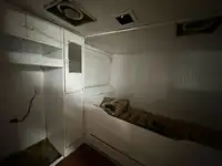 Tàu kéo lưới để bán