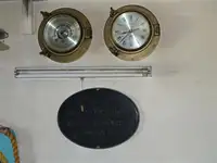 Tàu làm việc để bán
