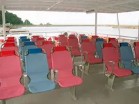 Tàu phà để bán