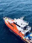 Tàu chở thủy thủ đoàn để bán