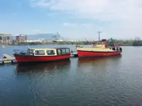 Tàu chở khách để bán
