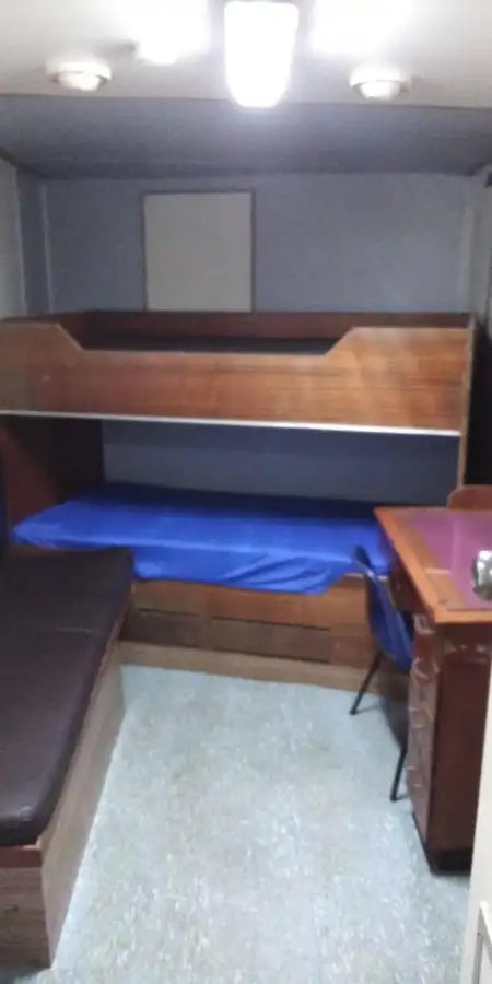 Tàu kéo để bán