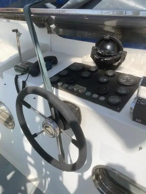 Tàu tuần tra để bán