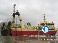 Tàu kéo lưới để bán