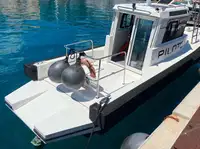 Tàu dẫn đường để bán