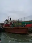 Tàu làm việc để bán