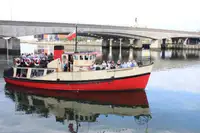 Tàu chở khách để bán