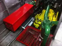 Tàu chở thủy thủ đoàn để bán