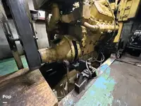 Tàu kéo lưới để bán