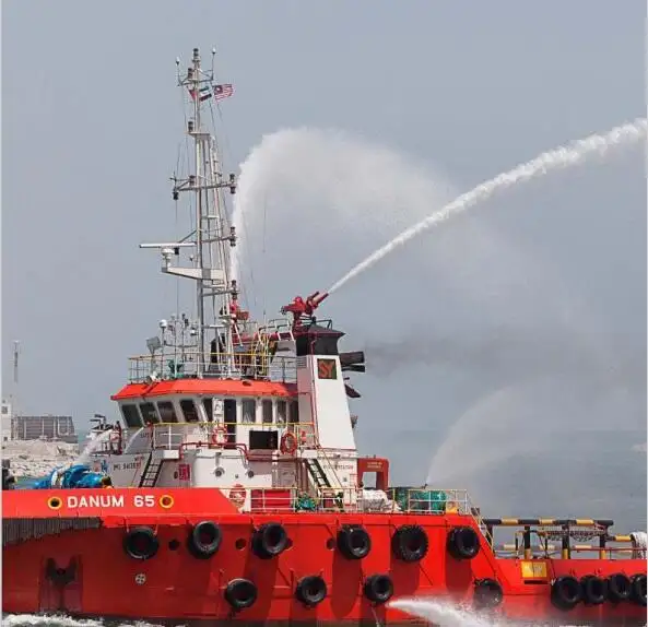 Tàu kéo để bán
