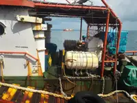 Tàu làm việc để bán