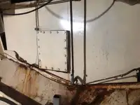 Tàu làm việc để bán