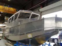 Tàu cứu hộ để bán