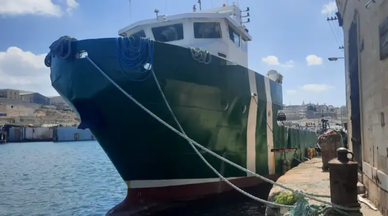 Tàu làm việc để bán