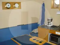 Tàu kéo lưới ngang để bán