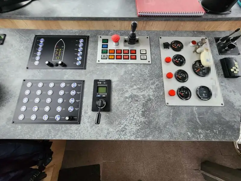 Tàu làm việc để bán