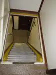 Tàu chở thủy thủ đoàn để bán