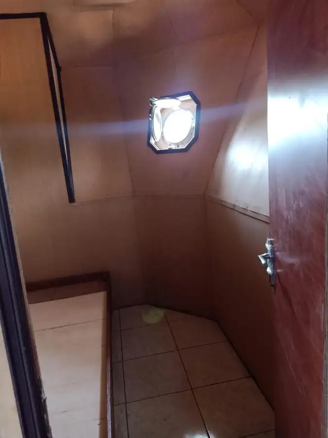 Tàu đổ bộ, chở hàng để bán