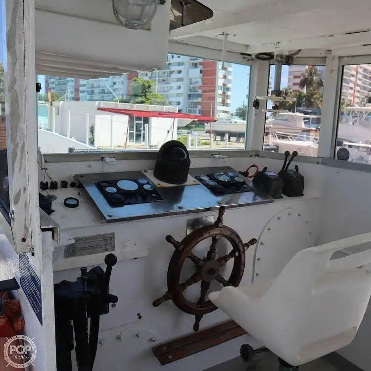 Tàu đổ bộ, chở hàng để bán