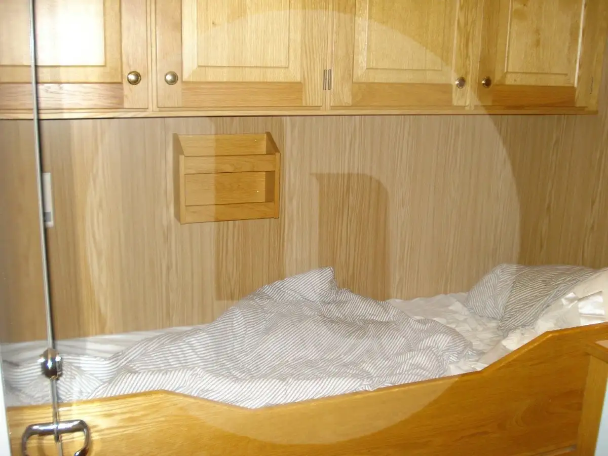 Tàu kéo lưới để bán
