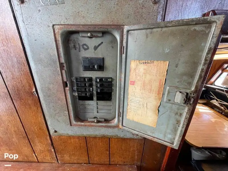 Tàu kéo lưới để bán