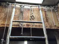 Tàu kéo lưới để bán