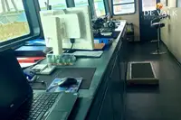 Tàu phà để bán