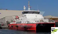 Tàu chở khách và hàng hóa để bán