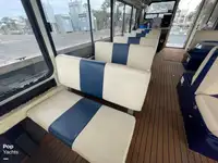 Tàu du lịch để bán
