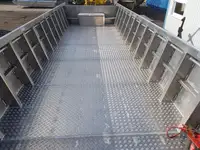 Tàu đổ bộ, chở hàng để bán