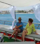 Tàu phà để bán