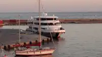 Tàu chở khách để bán