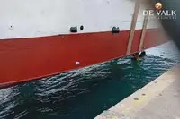 Tàu kéo để bán