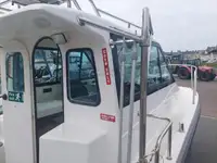 Tàu kéo lưới để bán
