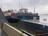 Tàu phà để bán
