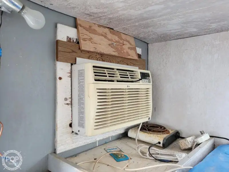 Tàu cung cấp để bán