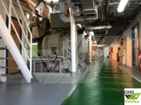 Sà lan chở người để bán