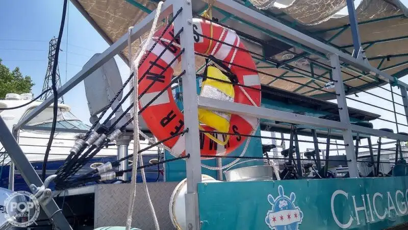 Tàu container để bán