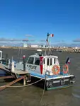 Tàu dẫn đường để bán