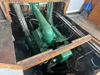 Tàu kéo lưới để bán