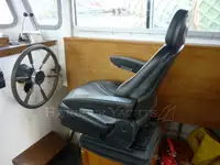 Tàu kéo lưới để bán