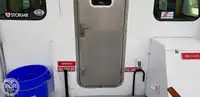 Tàu kéo lưới để bán