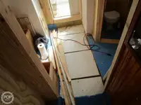 Tàu kéo lưới để bán