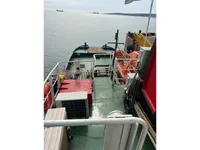 Tàu kéo để bán