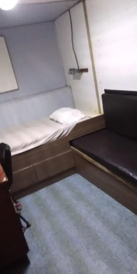 Tàu kéo để bán