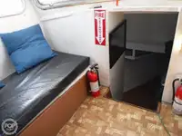 Tàu kéo lưới để bán
